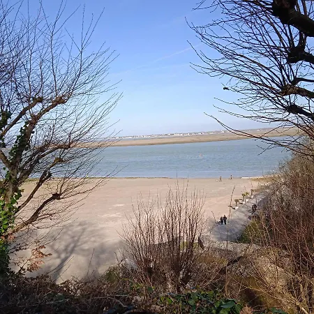 Aux 10 Ponts - Aux Abords Du Fleuve La Somme - La A 30 Min - La Nuit Pour 6 Voyageurs Holiday home *