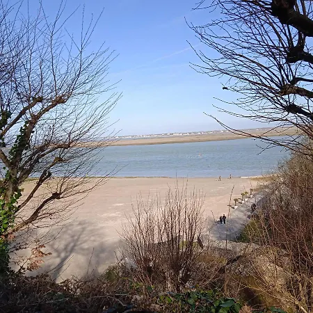 Aux 10 Ponts Maison Spacieuse Et Conviviale Au Bord De La Somme La A 30 Min 6 Personnes Dom wakacyjny *