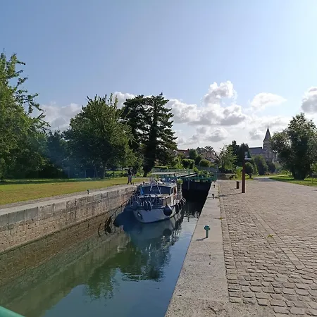 Aux 10 Ponts - Aux Abords Du Fleuve La Somme - La à 30 Min - La Nuit Pour 6 Voyageurs Hébergement de vacances *