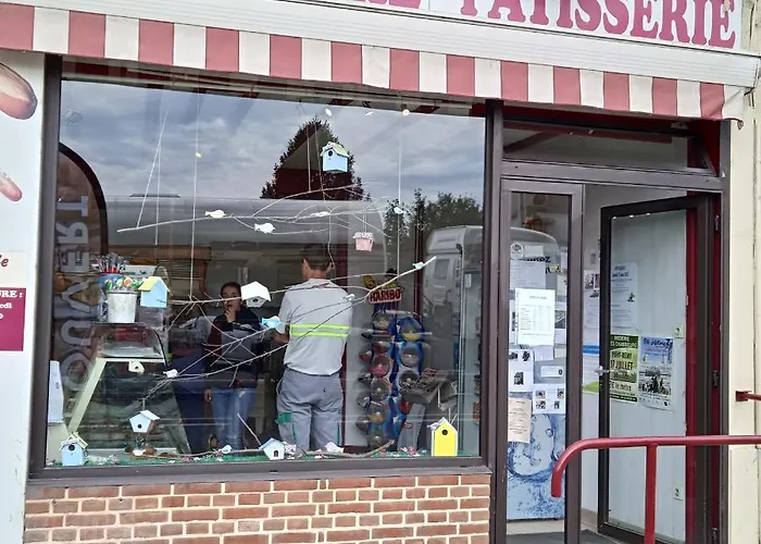 Aux 10 Ponts Maison Spacieuse Et Conviviale Au Bord De La Somme La A 30 Min 6 Personnes Holiday home *