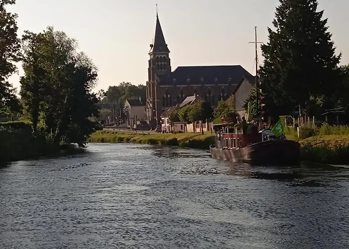 Aux 10 Ponts Maison Spacieuse Et Conviviale Au Bord De La Somme La A 30 Min 6 Personnes Holiday home *