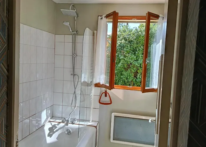 Holiday home Aux 10 Ponts Maison Spacieuse Et Conviviale Au Bord De La Somme La A 30 Min 6 Personnes