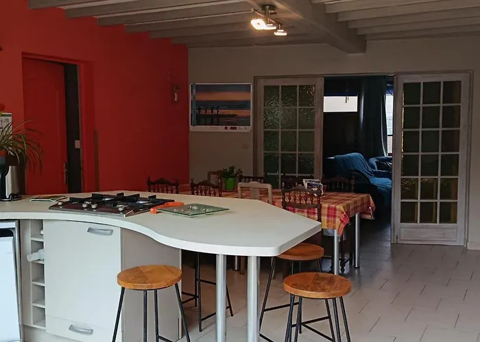 Holiday home Aux 10 Ponts Maison Spacieuse Et Conviviale Au Bord De La Somme La A 30 Min 6 Personnes Pont-Remy